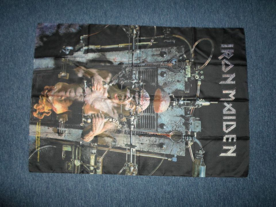 Iron Maiden flagge posterflag poster cd lp cover sammlung 1995 in Nürnberg (Mittelfr)