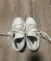 Nike dunks in grau weiß in 37 Sneaker Hessen - Dillenburg Vorschau