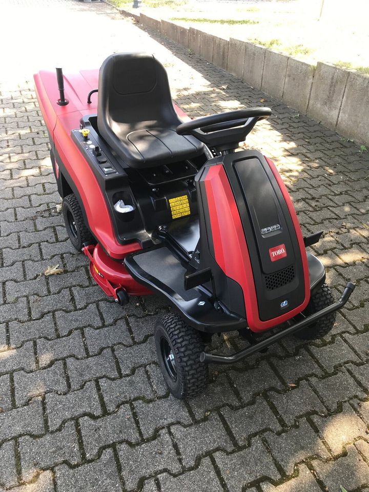 Toro Heckauswerfer-Aufsitzmäher ES3200DC + Akku/Ladegerät #50806 in Lahr (Schwarzwald)