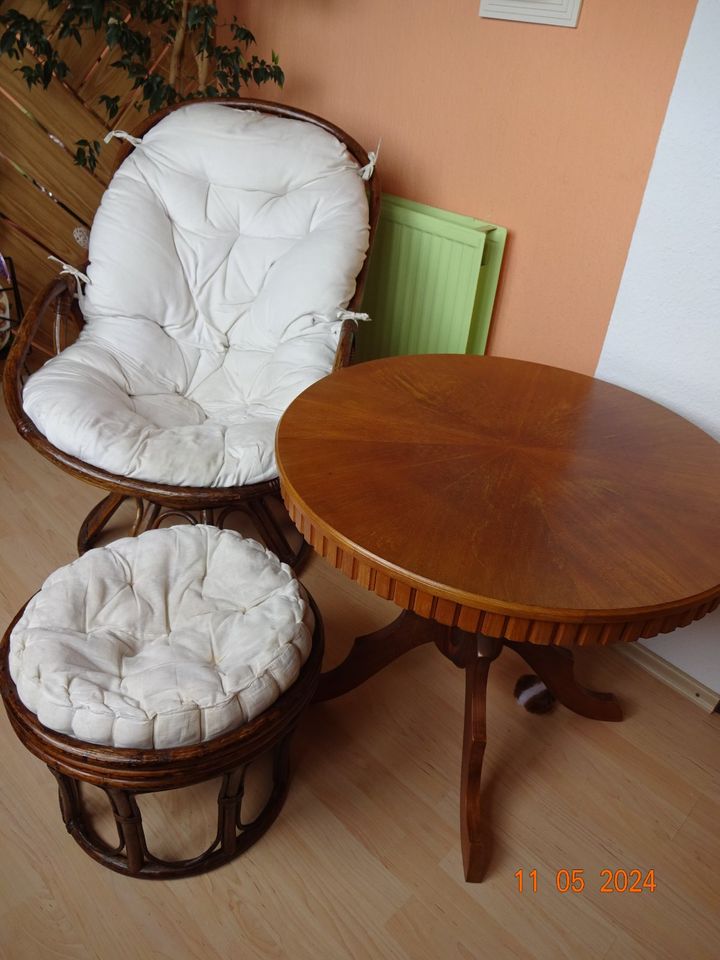 Sessel, Hocker, Tisch im Set als Schnäppchen in Neuhaus-Schierschnitz