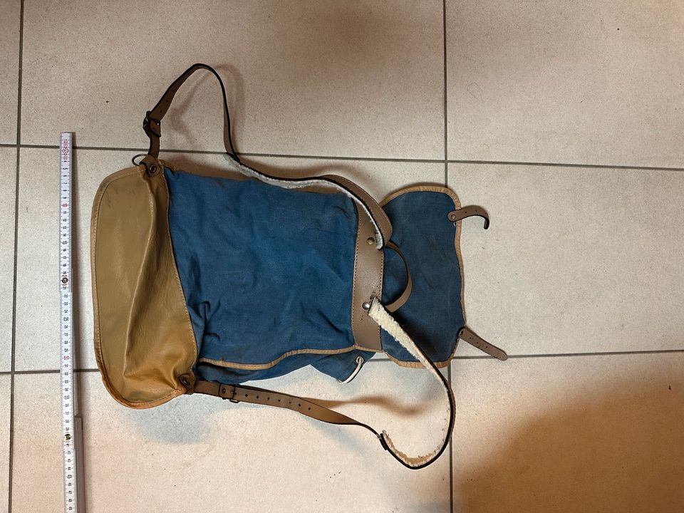 Rucksack alt und gebraucht , ideal auch als Deko in Alsdorf