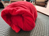 Kuscheldecke mit Ärmeln aus Fleece Baden-Württemberg - Herrenberg Vorschau