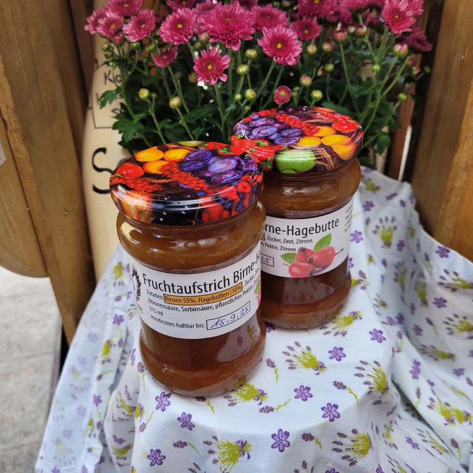 Fruchtaufstrich Hagebutte / Birne 142ml / 315ml 3€ / 5€ in Maroldsweisach