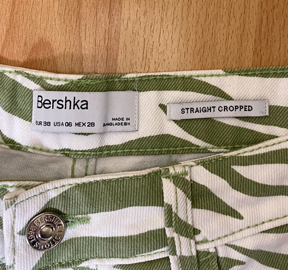 Bershka Zebraprint Hose in München