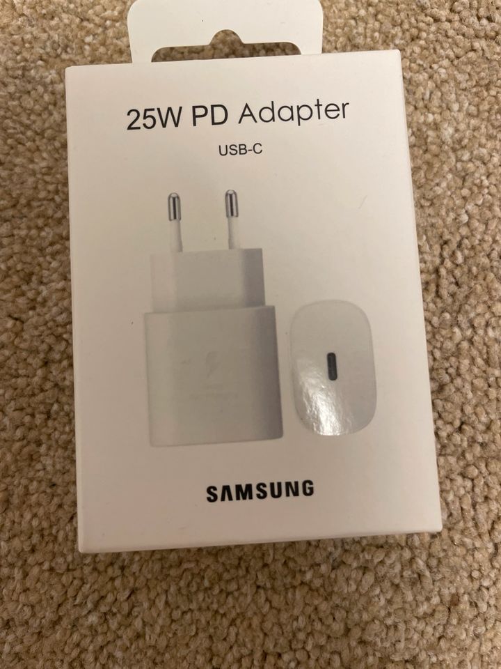 Ein usb-c 25W PD Adapter Samsung in Dülmen