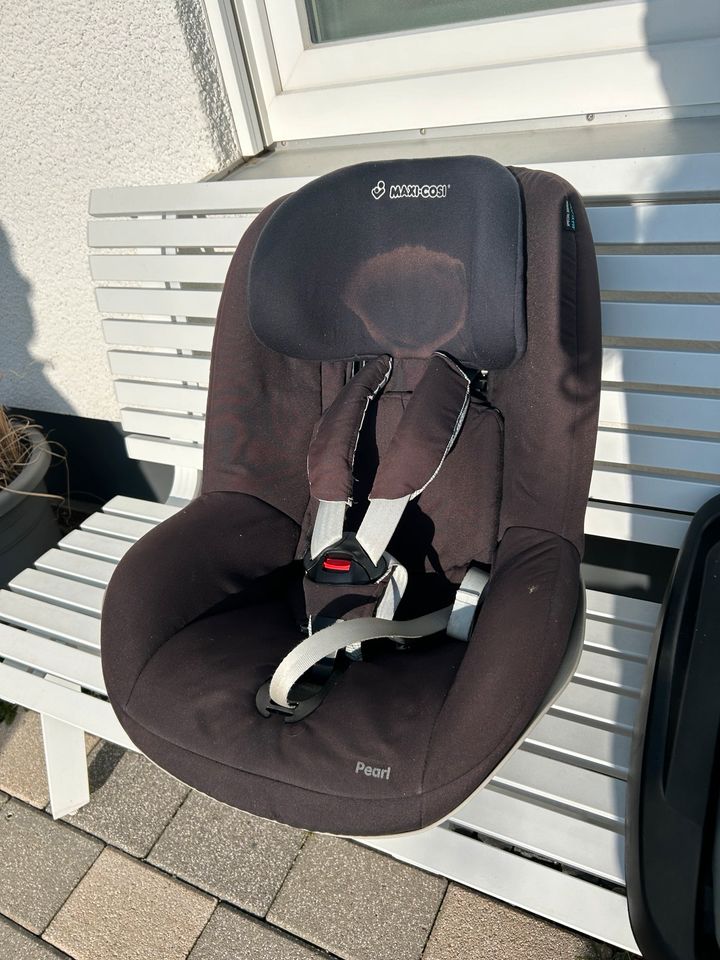 Maxi Cosi Pearl mit FamilyFix Base in Haimhausen