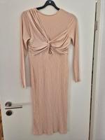 Raffiniertes Kleid Strickoptik von asos Design in Gr 42 Sachsen-Anhalt - Magdeburg Vorschau