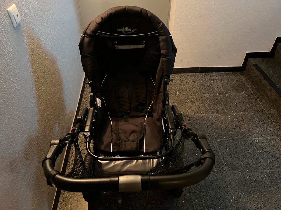 Bergsteiger Milano Kombi Kinderwagen schwarz in Nürnberg (Mittelfr)