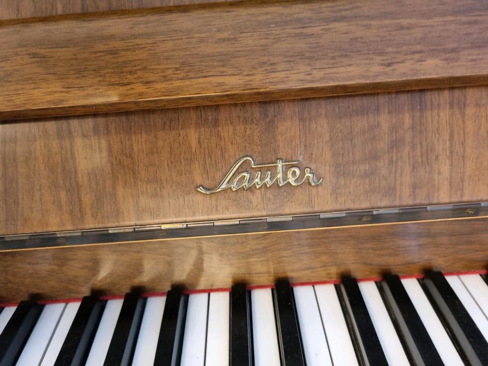 50er Jahre Klavier in Obernkirchen