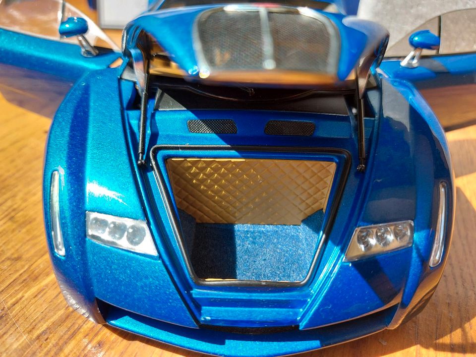 1:18 Bugatti EB 18.3 chiron Concept blue autoart 70911 in Berlin