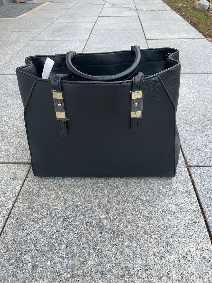 Guess Handtasche in Warngau