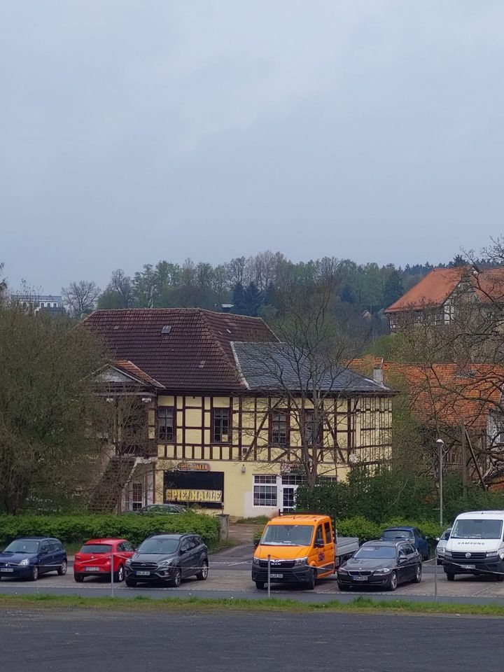 Große Immobilie mit Spielhalle und Kneipe im Zentrum in Schleusingen
