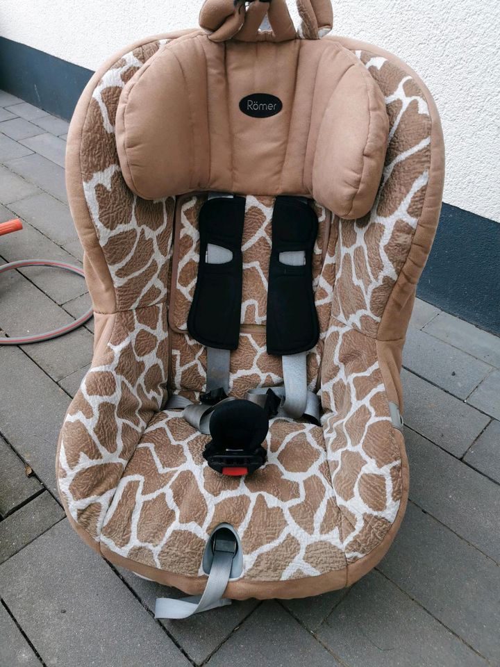 Römer King II 9-18kg Kindersitz in Schöneck