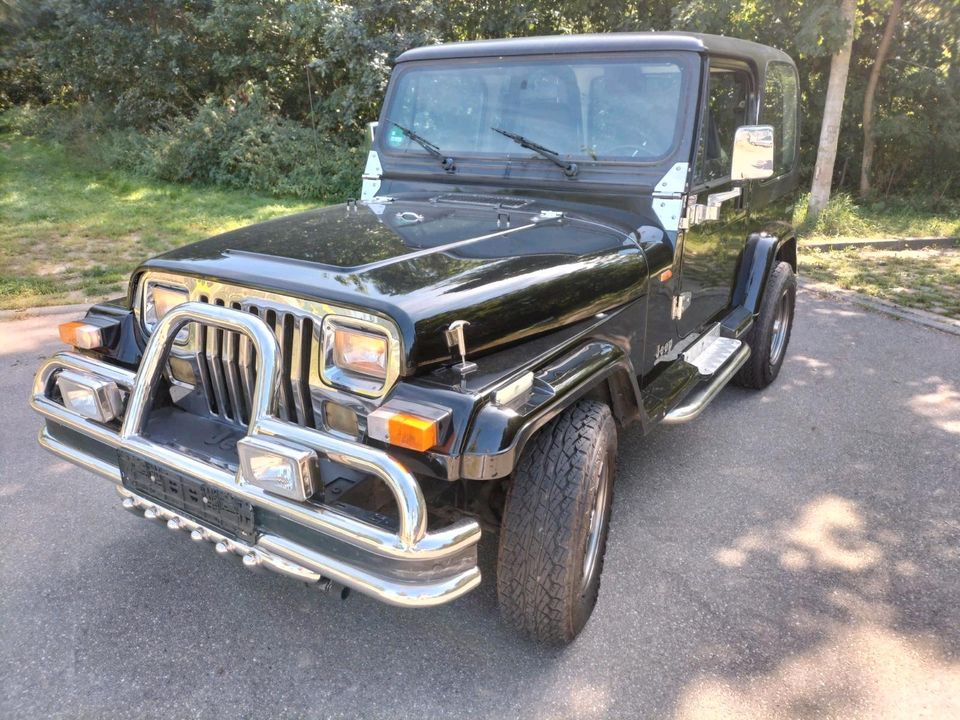 Jeep Wrangler,  2,5 Liter, TÜV neu in Freiburg im Breisgau