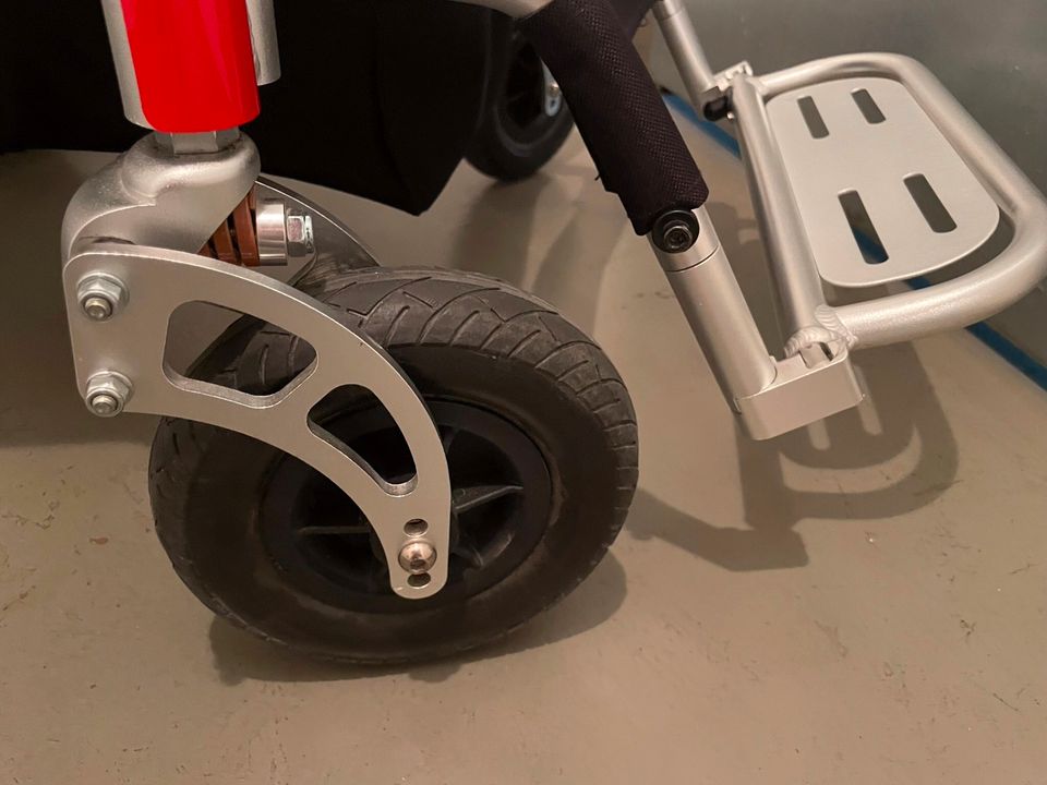 MovingStar 401 elektrischer Rollstuhl faltbar bis max. 150 kg in Vechelde