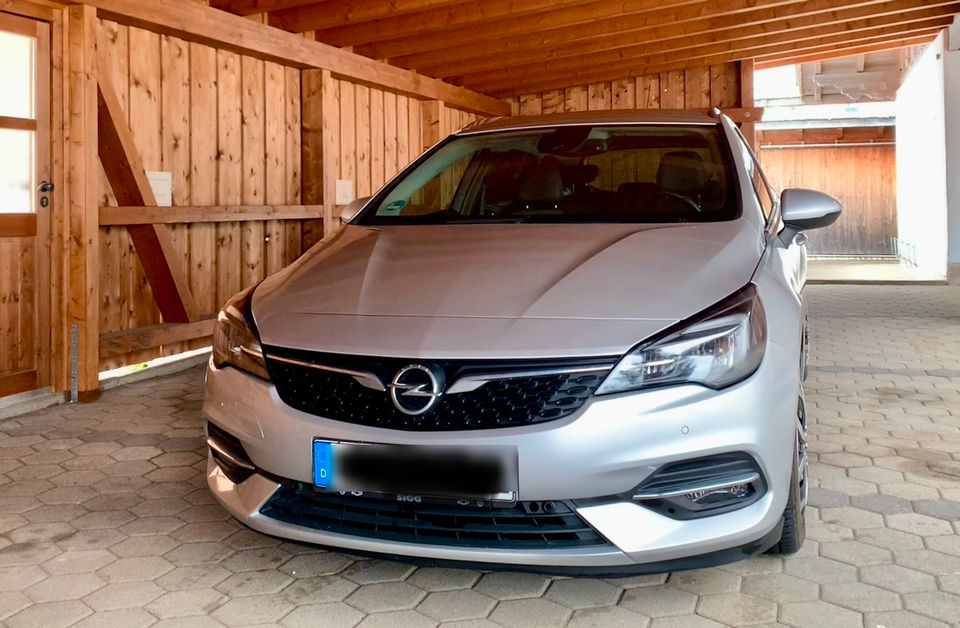 Opel Astra in Krün