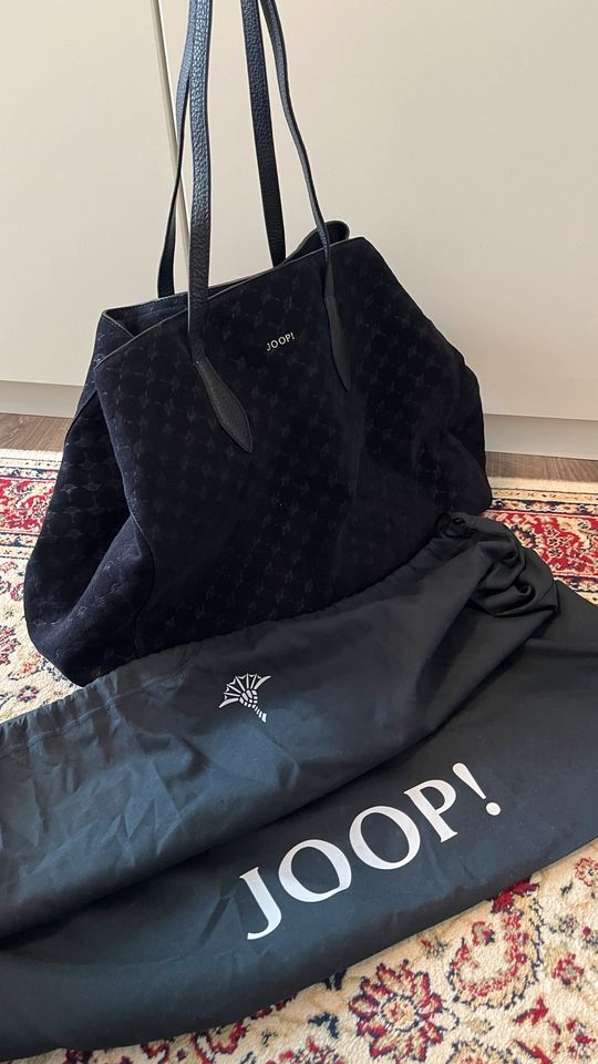 Joop shopper in Düsseldorf