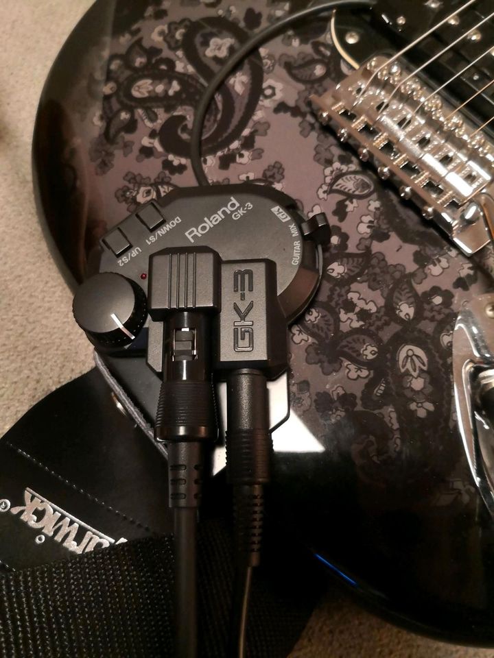 Boss SY-1000 mit Gitarrentonabnehmer GK-3 und Kabel in Bohmte