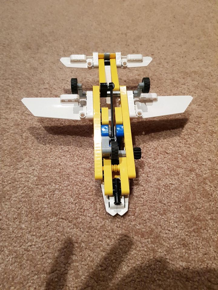 Lego Technik 42044 Flugzeug in Bremen