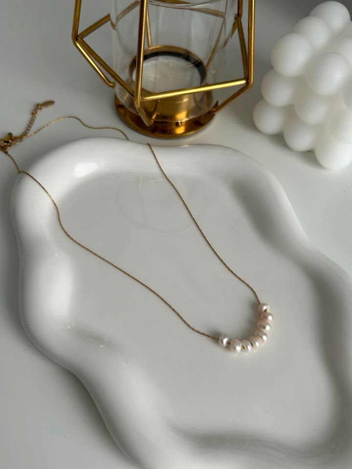 Wunderschöne Halskette mit Süßwasser Perlen in Sandhausen