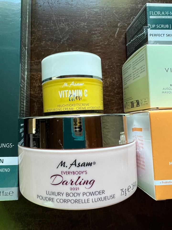 M.Asam Vitamin C/Retinol/Resveratrol/ Vino Gold/Flora Mare NEU in Gifhorn