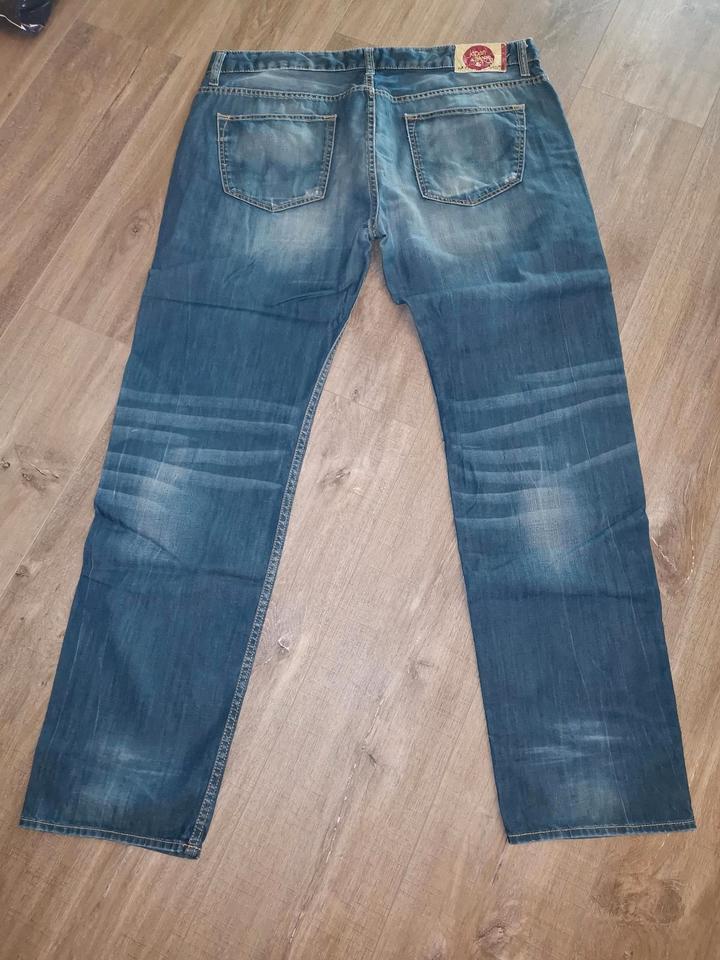 Tolle, neuwertige Jeans in blau von Japan Rags Weite 40,top in Harsum