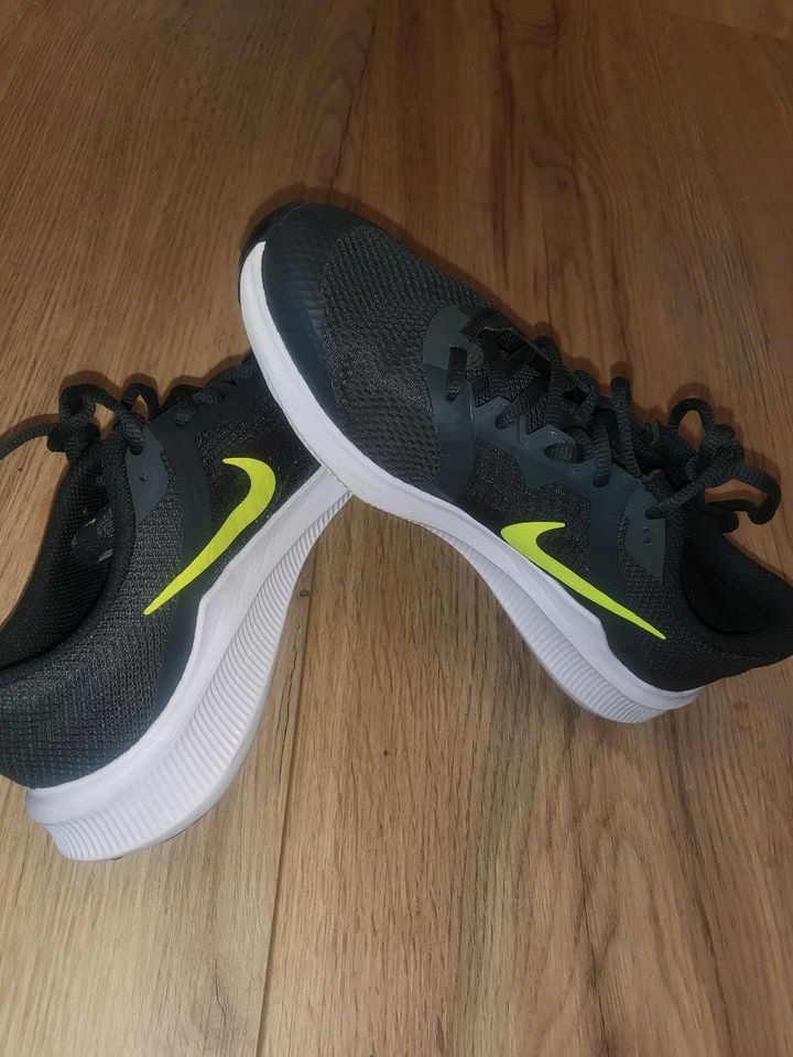 Nike Schuhe, gr. 36, wurden 1 Mal getragen in Essen