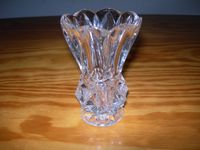 Kleine Glasvase Vase mit Fuß 11 cm neuwertig Hessen - Butzbach Vorschau
