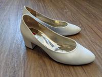 Weiße Pumps mit breitem Absatz von Högl wie Neu Bayern - Augsburg Vorschau