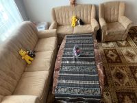 Robuste Couch mit Couchtisch Nordrhein-Westfalen - Velbert Vorschau
