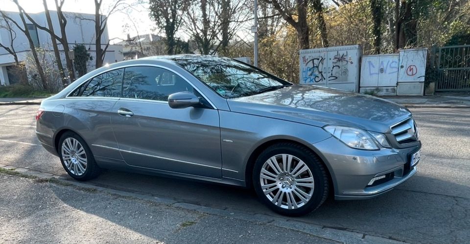 Mercedes Benz E350 CGI BlueEFFICIENCE mit Vollausstattung  Top!!! in Neckarsteinach