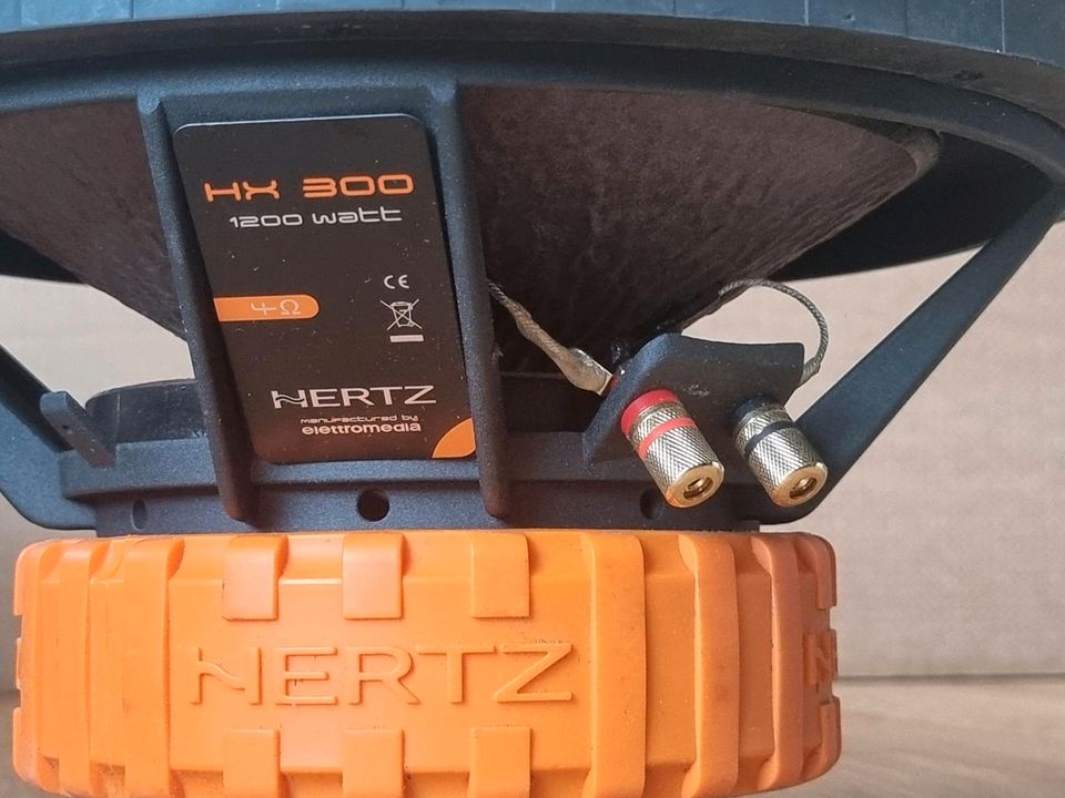 Hertz HX300 1200 Watt Pure Energy Subwoofer in Berlin