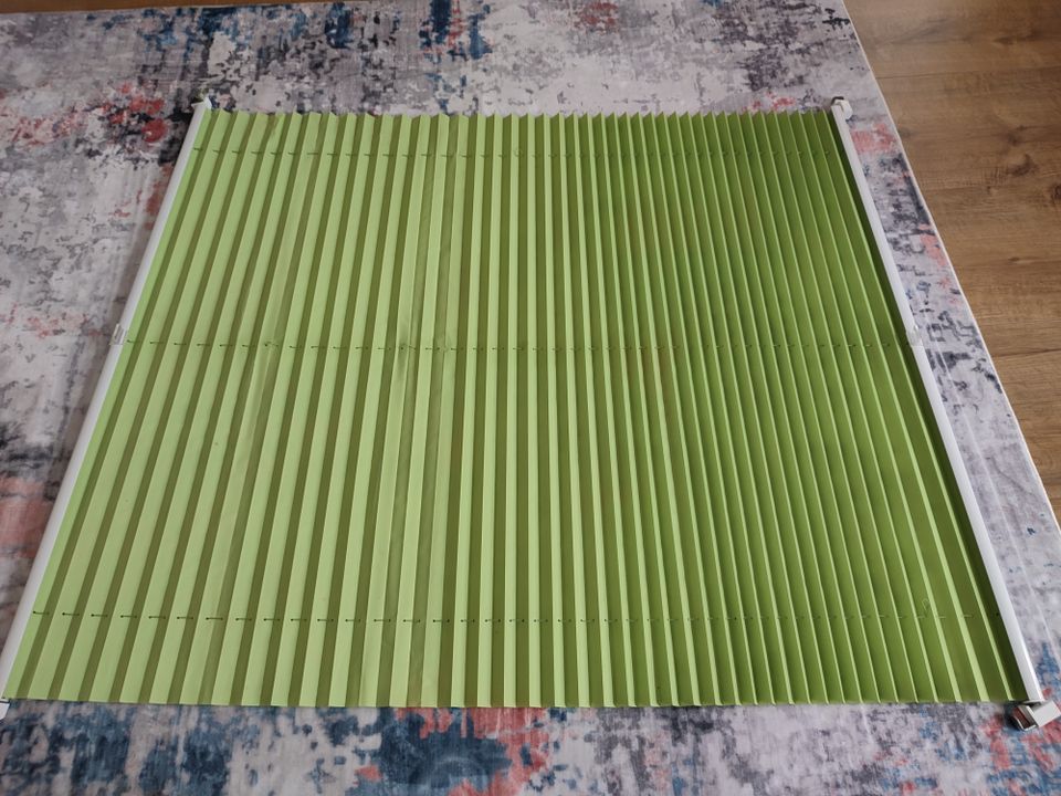 Grünes Plissee Klemmfix ohne Bohren (80x100cm) - Selbstabholer in Verden
