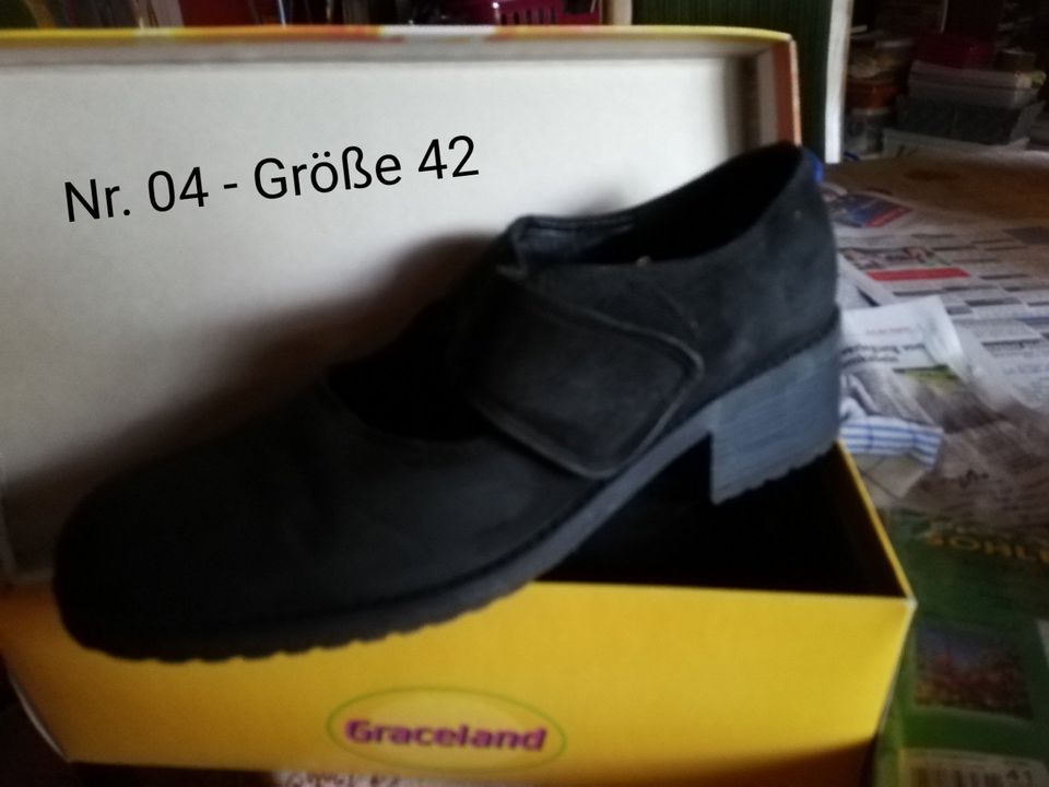 Schuh Große Größe schwarz Klettverschluss GR. 42 in Salem (Lauenburg)