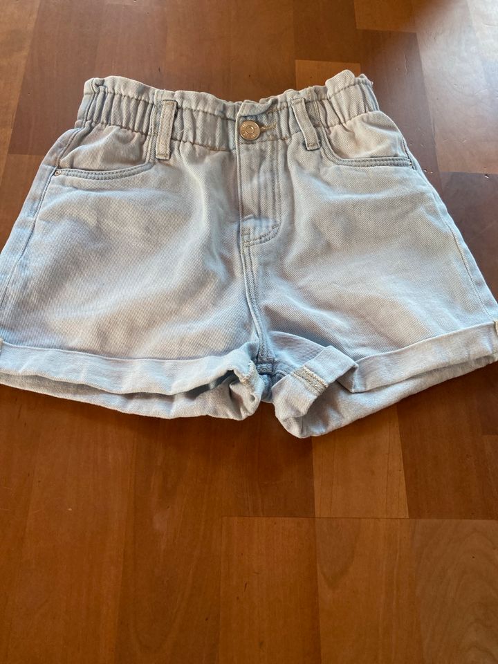 Shorts Jeans 140 c &a in Durach