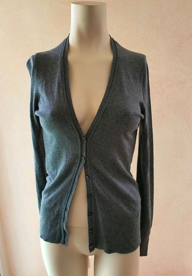 Strickjacke Cardigan grau viskose Taifun Gr. S 36 in Köln