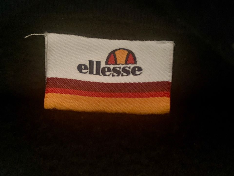 Ellesse Hoodie Größe S in Neunkirchen