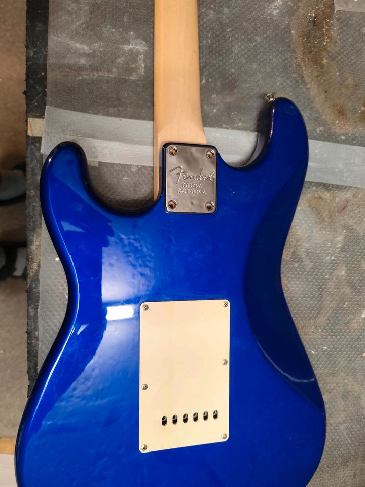 Fender/Squier Stratocaster royal blu in Bayreuth
