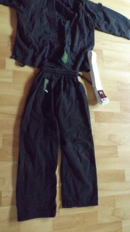 Hapkido - Anzug schwarz 00/120 für Kinder inkl. Weißgurt in Bad Essen