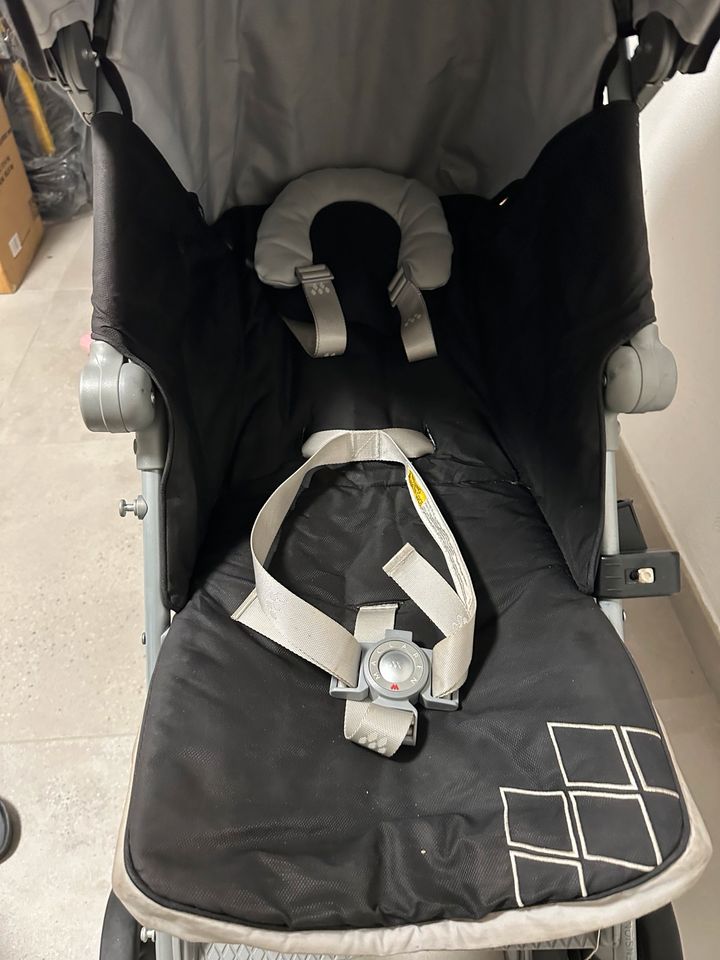 MacLaren Buggy schwarz mit viel Zubehör in Dortmund