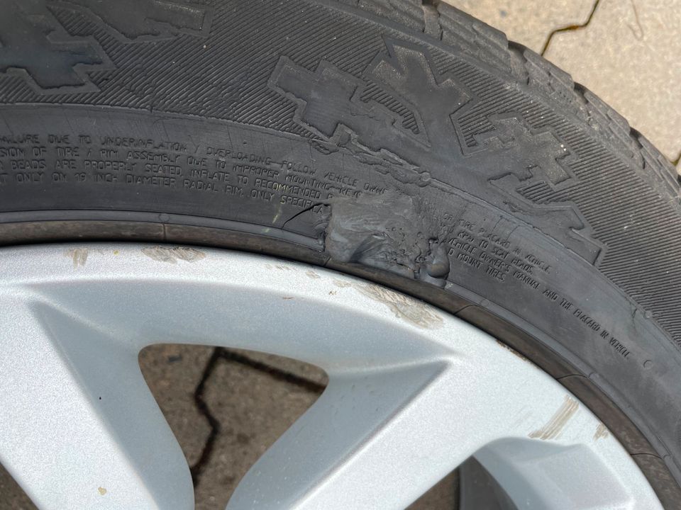 Land Rover Discovery Sport Winterreifen 235/55 R19 Kompletträder in Rodgau