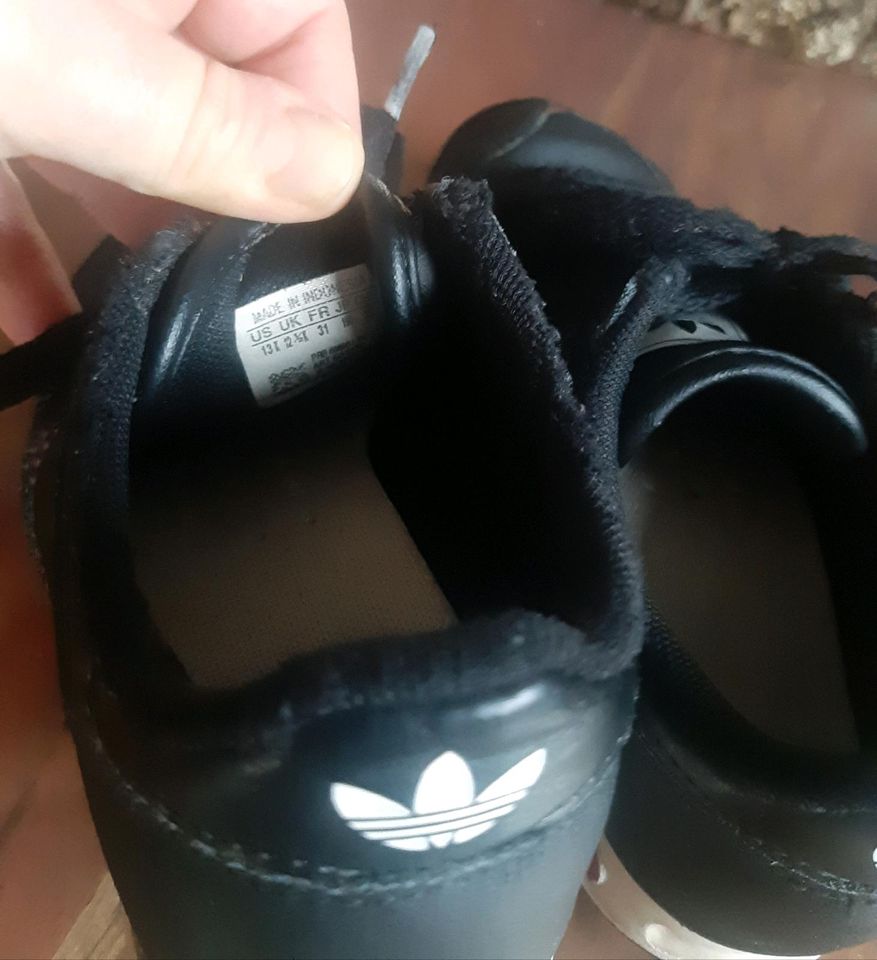 Adidas Schuhe, FR 31, mit Gebrauchsspuren in Wertheim