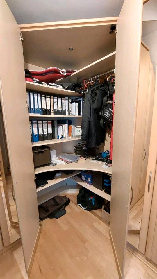 Schlafzimmerschrank mit Büroeckteil in Bochum