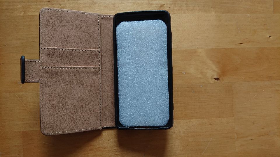 Case für Sony Xperia XZ2 Compact in Regensburg