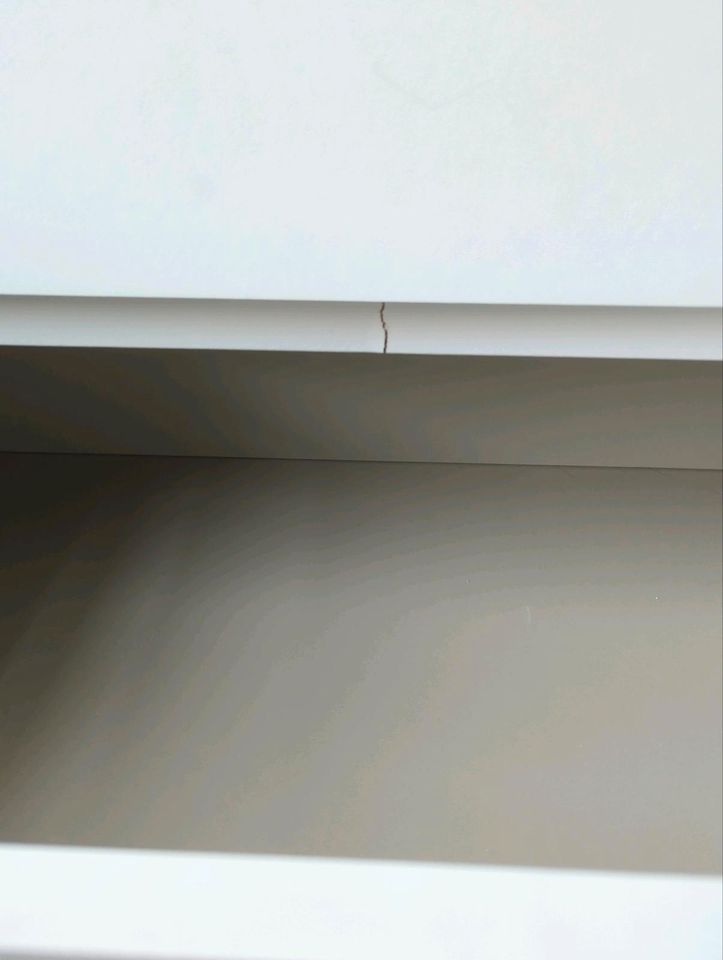 Ikea Malm Komode weiß mit 4 Schubfächern und Glasplatte - 2 Stück in Leipzig