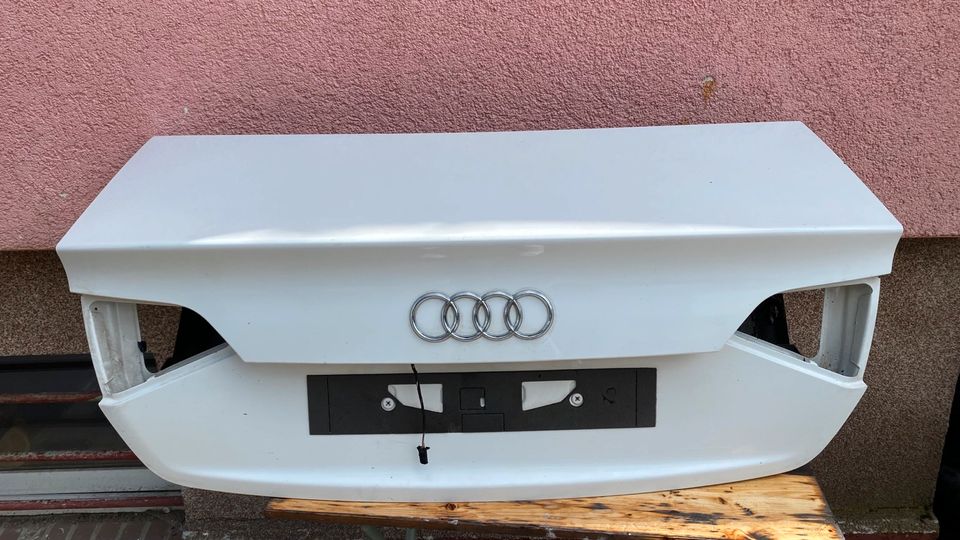 Audi A4 8K0 Limousine Heckklappe Kofferraumdeckel Heck in Essen