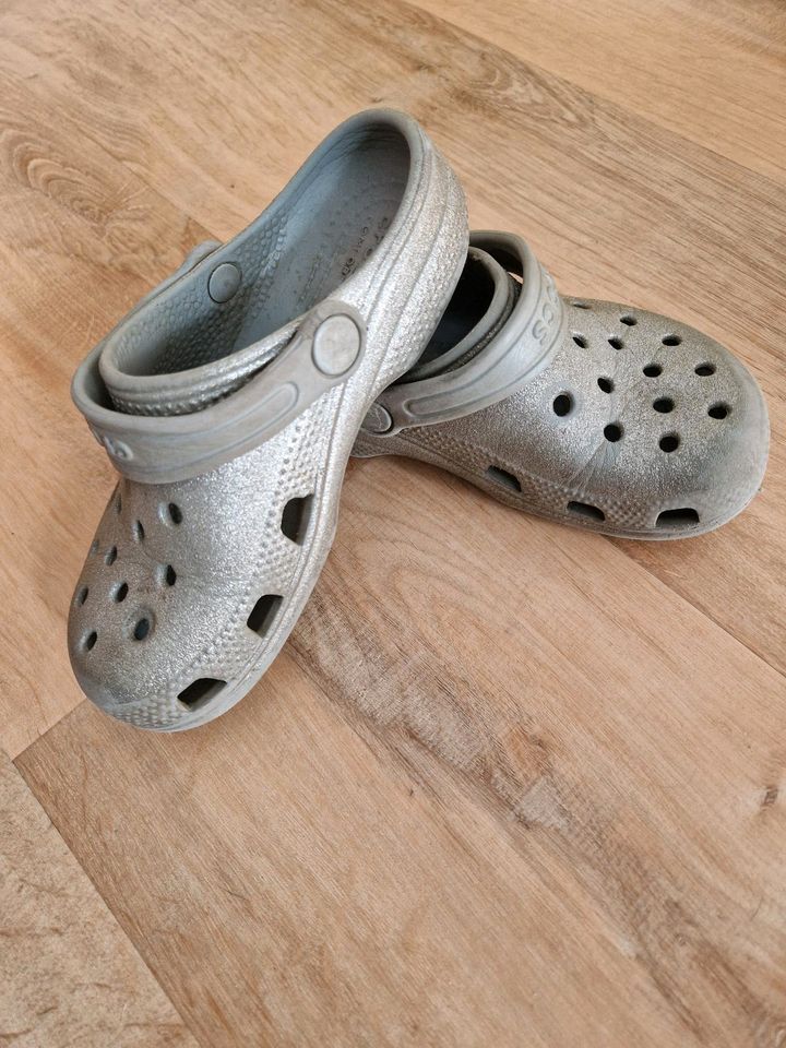 Crocs Silber glitzer Gr 29 30 in Falkensee