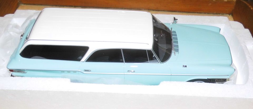 Chrysler Newport Town & Country, BOS 1:18, OVP. Limitiert, in Dorum