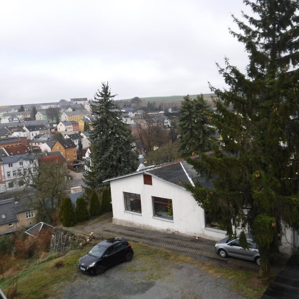 2 Raumwohnung in Triebes mit PKW Stellplatz schöne Aussicht in Zeulenroda-Triebes