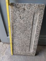 Fensterbank Granit (?) ca. 60x29x3,8cm gebraucht mit Anhaftungen Sachsen - Grimma Vorschau